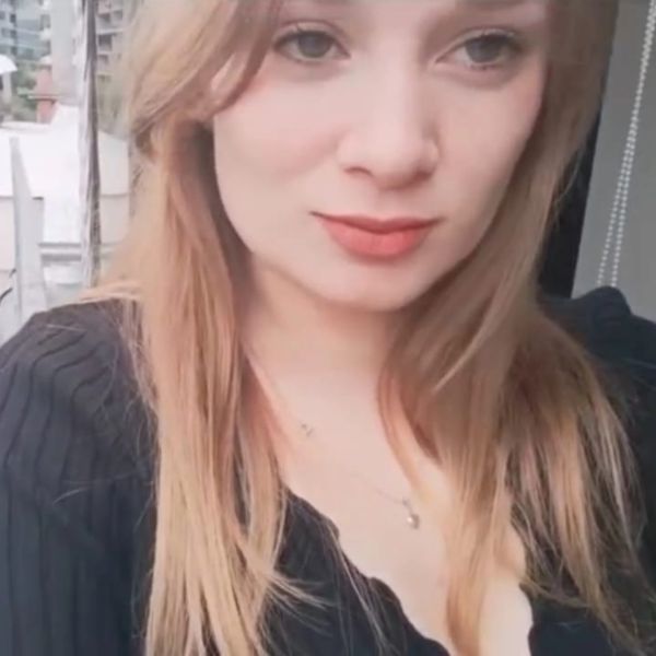 Soy chica muy complaciente y súper adorable, te garantizo que será una experiencia perfecta. Te brindaré un servicio sin apuros y con calma soy una nena complaciente, ardiente, cuerpo natural, senos deliciosos, con un culo apretado y apetecible 
