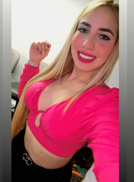 Hola corazón, has encontrado una escort perfecta para ti. Me llamo Luna, soy ardiente muy morbosa y con unas ganas de que me tengas y sea completamente tuya mi amor. Ven, te estoy esperando toda mojadita aqui en mi departamento que es completamente privado. Pasemos un rato rico , que dure una eternidad, acariciemosnos , disfrutemos del momento en que estaremos tu y yo. No te vas arrepentir.
Si no podemos juntarnos, veámonos en una VIDEOLLAMADA. Disfrutemos del mejor Sexo en VIVO