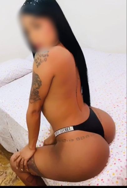 Soy Trina, Una escort única una diosa en la cama, y vengo llena de calor y sensualidad para complacerte. Tengamos un encuentro lleno de fuego, pasión y desenfreno, te invito a pasar una cita inolvidable.