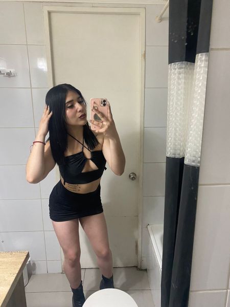 Soy una chica Chilena super complaciente ... Super sexy, caliente, amorosa..Dispuesta a todas tus fantasías eróticas y sexuales.