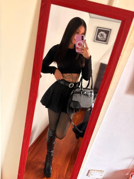 Chicas Trinity Spa Presenta a ... ❤️ Mia❤️
Hola amor soy Mia una chica hermosa y sensual, con un cuerpo tipo suicide girl, mis tatuajes y hermoso cuerpo te cautivaran hasta lo mas profundo, te espero.