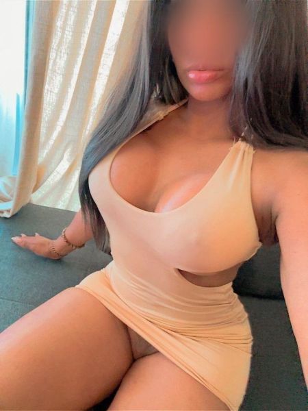 Hola mis amores soy Sandy, una atractiva colombiana piel canela muy ardiente, mis servicios es un buen trato de polola bien relajado. Te espero bien mojadita para que lo hagamos bien rico amor, no te vas a arrepentir WhatsApp +56930177869