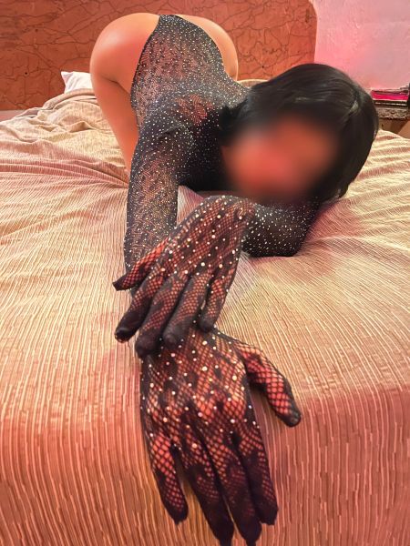 Una mujer dulce por fuera, pero intensa y atrevida cuando se apagan las luces. me encanta provocar, jugar y hacerte sentir deseado en cada encuentro. si estás buscando placer, complicidad y una experiencia inolvidable... yo soy la indicada. ven y descubre todo lo que puedo darte… porque conmigo, el deseo no se reprime, se disfruta